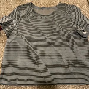 Lululemon shaped short sleeve